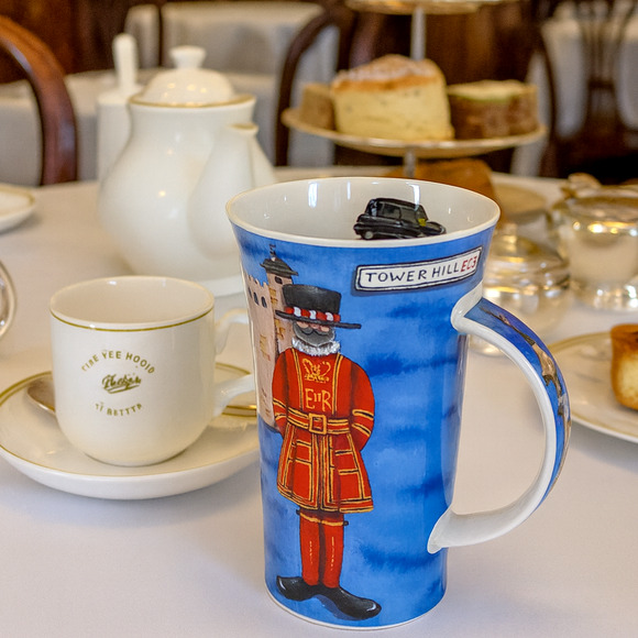 Dunoon London Mug by Kate Mawdsley - Beefeater & Policeman Design 16oz - Picture 1 of 9